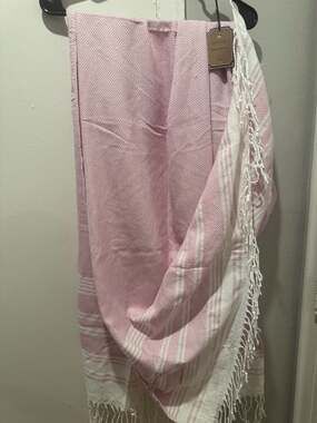 Genovega Pink and White Diamond Pattern Turkish Beach Towel